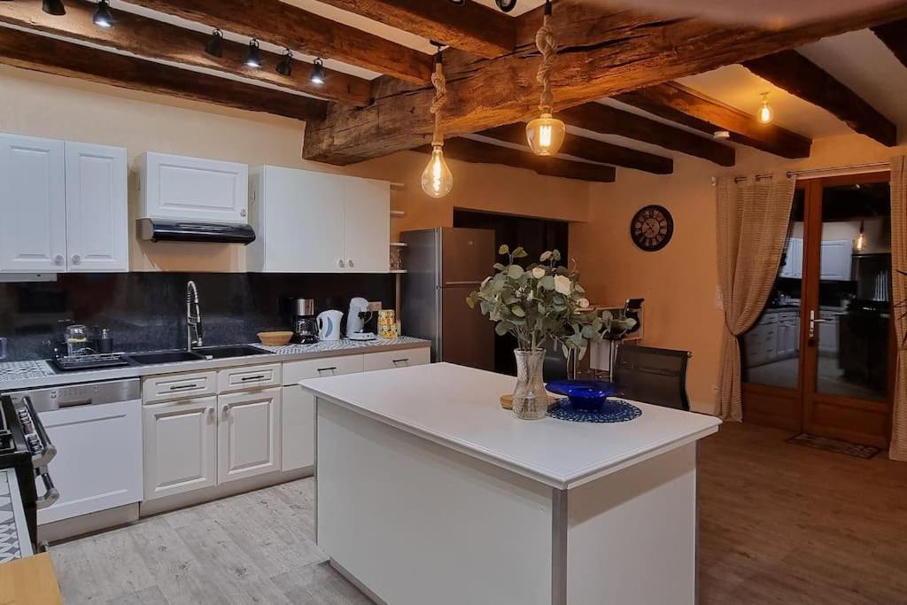 Grand Gite - Le Saint-Chrirtophe Châteauroux Zewnętrze zdjęcie